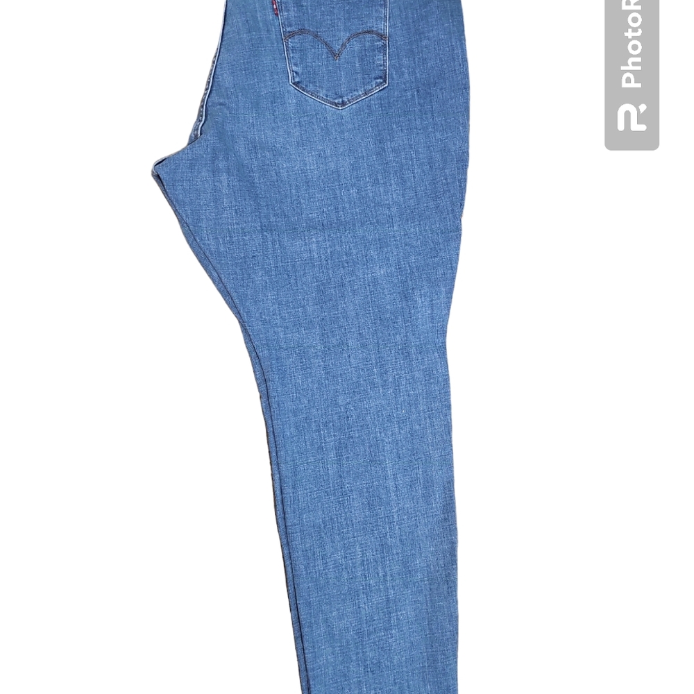 Levi's women's 22w and 24w